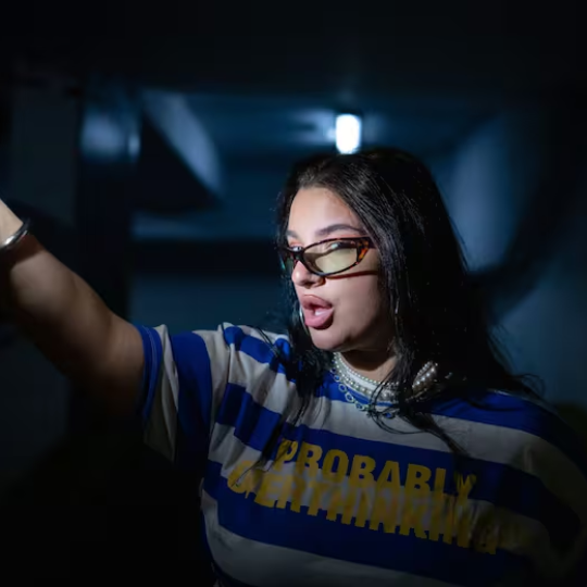 Luz Gaggi: de su nuevo disco con un “guía casi espiritual” a la constante de su generación.