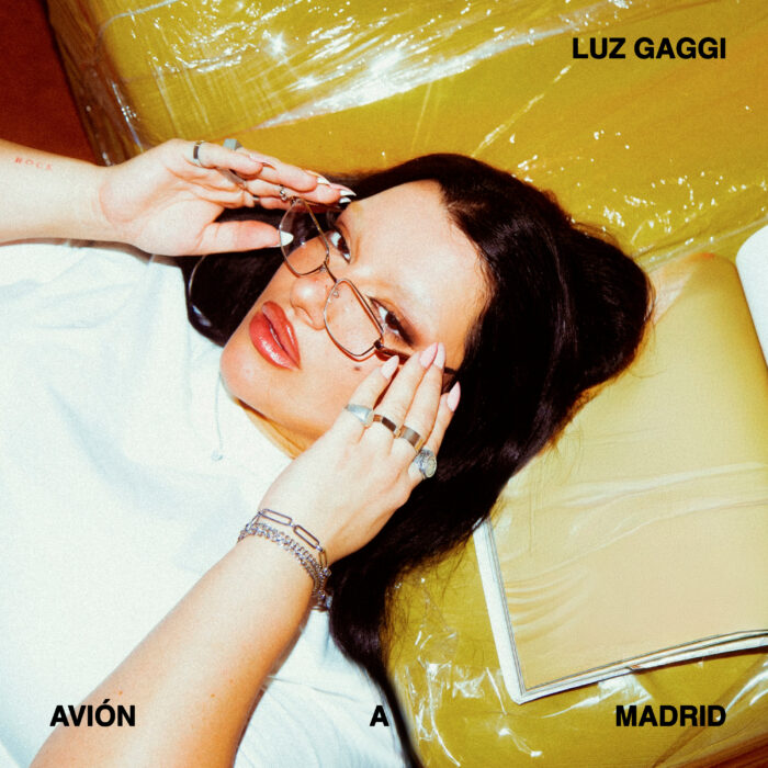Luz Gaggi presenta «Avión a Madrid»